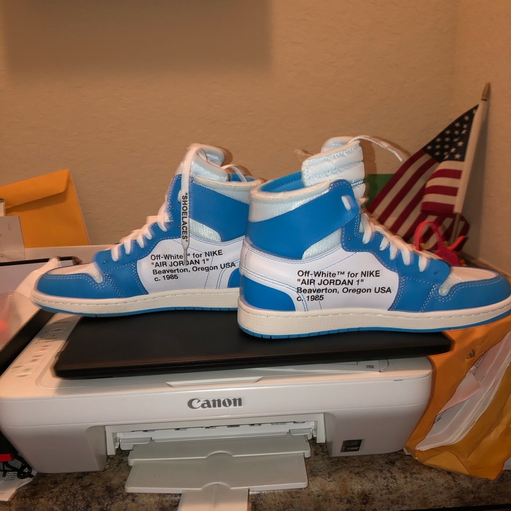 Off white x Nike Jordan 1’s university blue